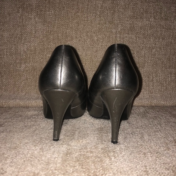 Fiona Silver Pumps - Size 7 - Picture 3 of 6